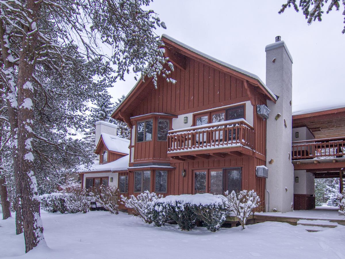 Отель Crystal Mountain Thompsonville Экстерьер фото